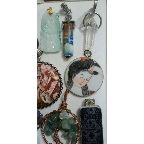 Huge Lot of 17 Vintage Pendants Glass Mixed Gemstones - Picture 3 of 11